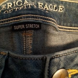 AMERICAN EAGLE JEANS